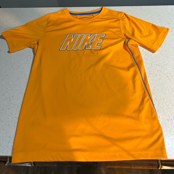 Nike Dri-FIT Golden Top - Picture 1 of 6